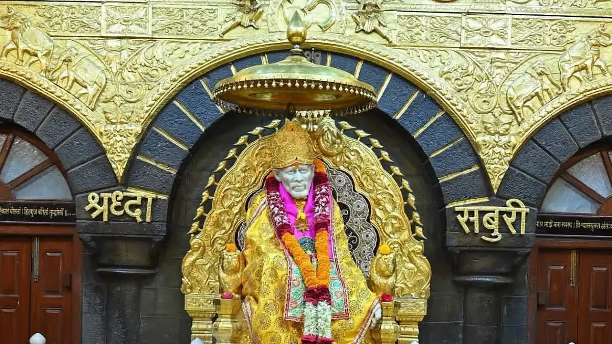 Pune to Shirdi tour package