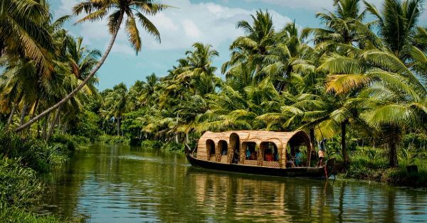Discover Kerala’s Beauty with Customized Kerala Tour Packages from Pune